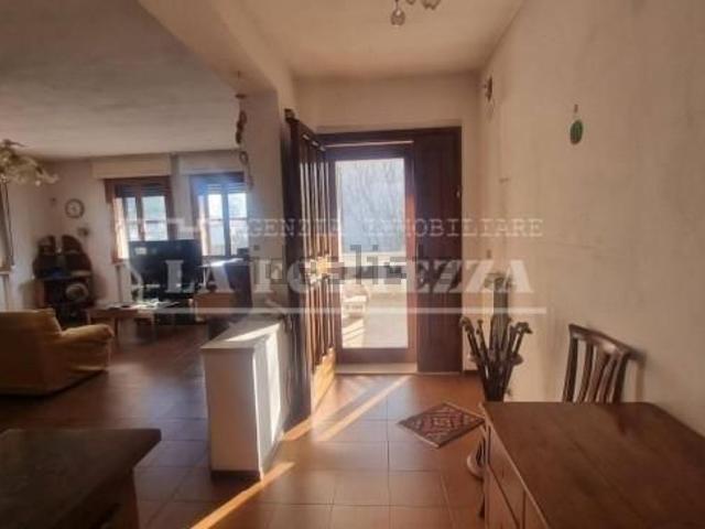 Case e ville in vendita di 413 m² in Via Giuseppe Montanelli
