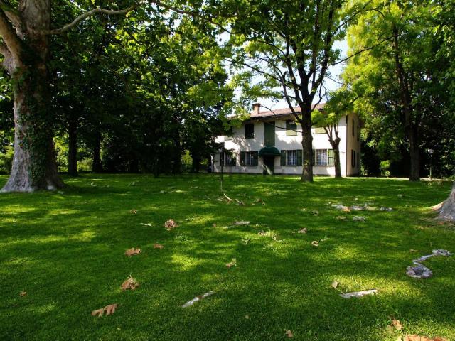 Case e ville in vendita di 413 m² in Via Faentina Nord