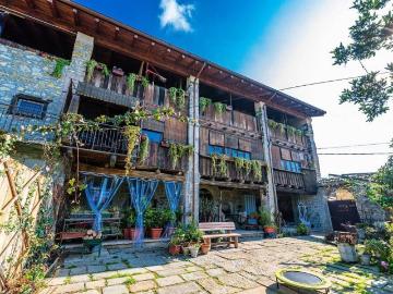 Case e ville in vendita di 414 m² in Via Castello, 89