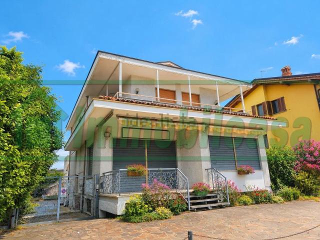 Case e ville in vendita di 414 m² in Via delle Crocette, 7