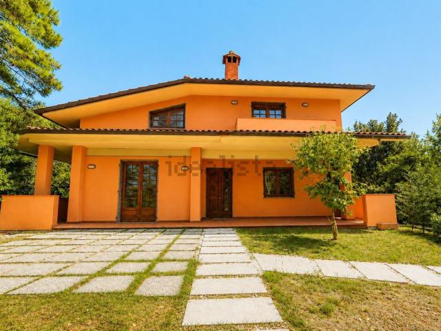 Case e ville in vendita di 414 m² in Via San Caterina, 240