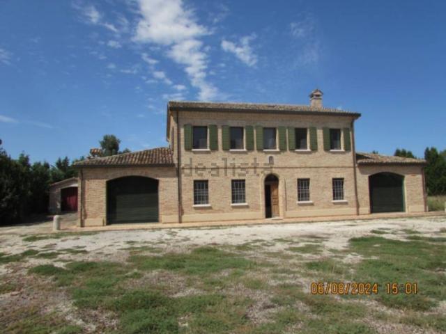 Case e ville in vendita di 414 m² in Viale Luigi Carlo Farini