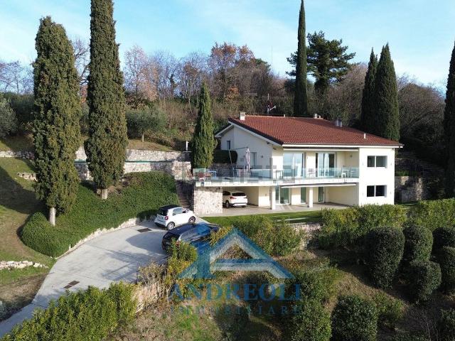 Case e ville in vendita di 415 m² in Via San Michele
