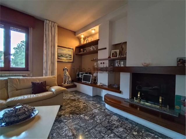 Case e ville in vendita di 415 m² in Strada alla Scuola di Roncaglia