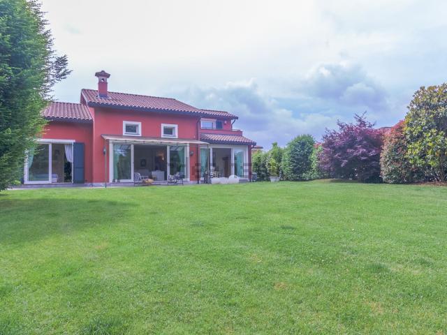 Case e ville in vendita di 415 m² in Via San Isidoro, 403
