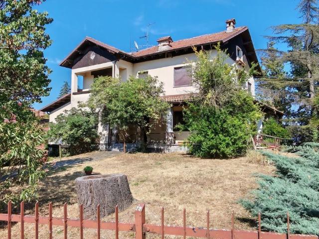 Case e ville in vendita di 416 m² in Via Creta, 11