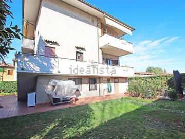 Case e ville in vendita di 416 m² in Via Santo Jesus, 7