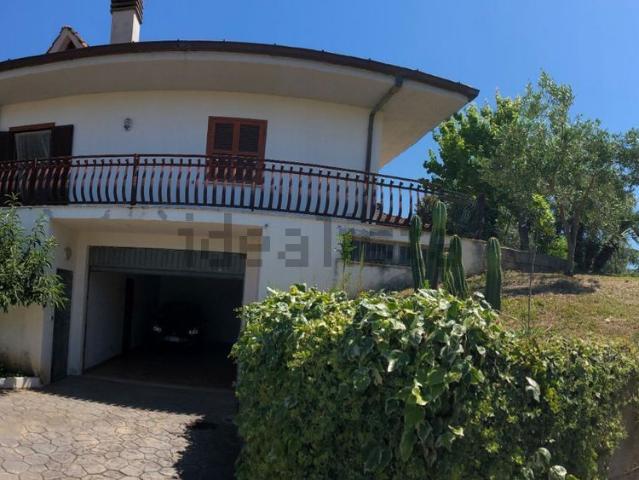 Case e ville in vendita di 4173 m²