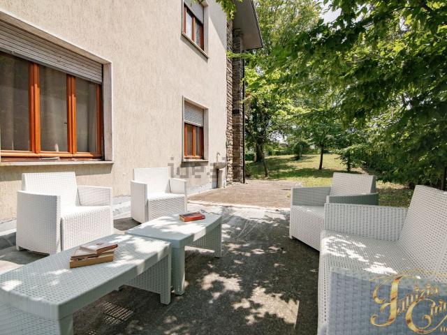 Case e ville in vendita di 417 m² in Via Guglielmo Marconi