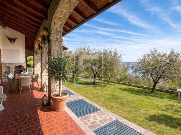 Case e ville in vendita di 417 m² in Via Pergola, 36
