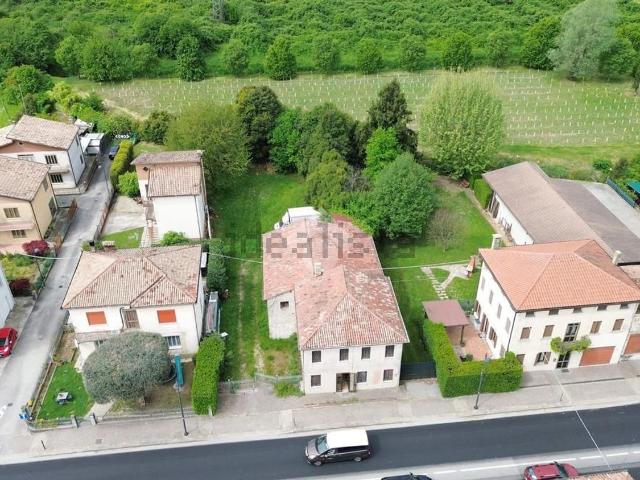 Case e ville in vendita di 417 m² in Via Valsugana, 188