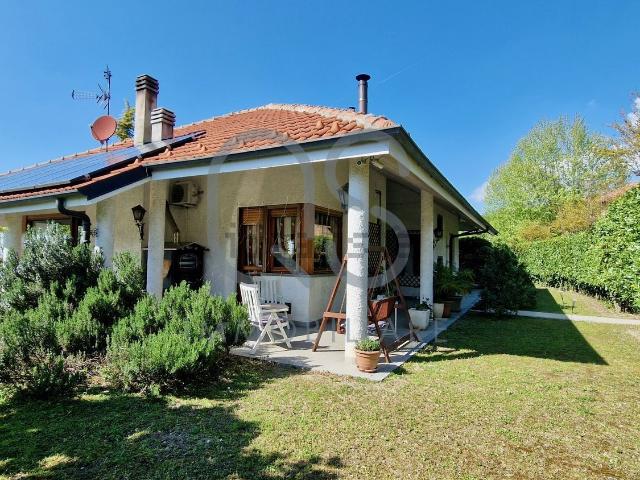 Case e ville in vendita di 418 m²