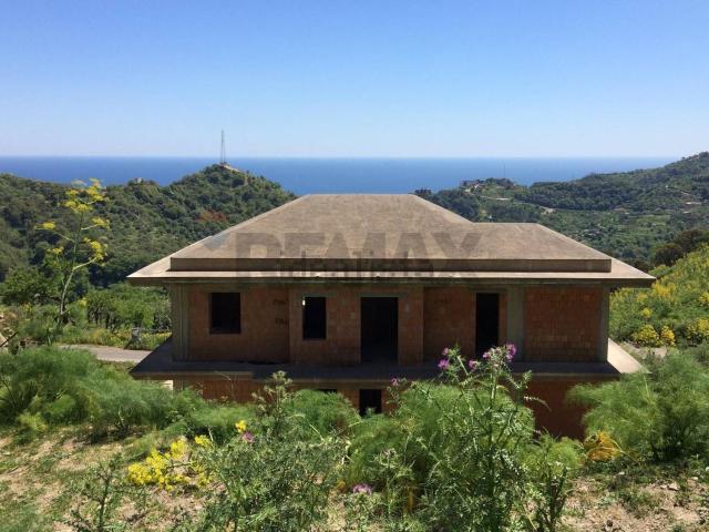 Case e ville in vendita di 418 m² in Strada Provinciale 13