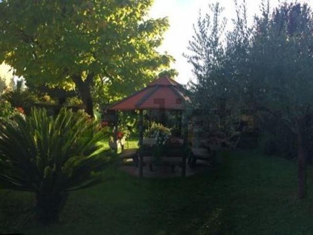 Case e ville in vendita di 419 m²