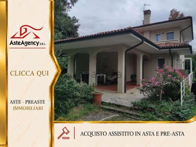 Case e ville in vendita di 419 m² in Via E. Gastaldo, 11