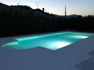 Case e ville in vendita di 419 m² in Via Europa