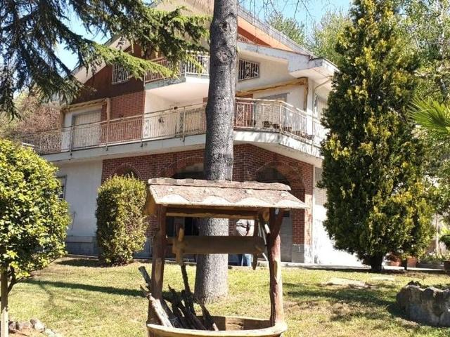 Case e ville in vendita di 419 m² in Via Stazione