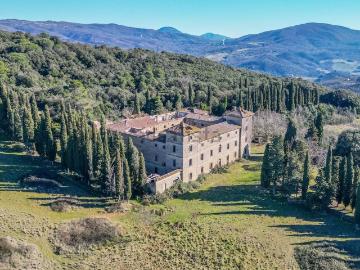 Case e ville in vendita di 4200 m² in Via Castello