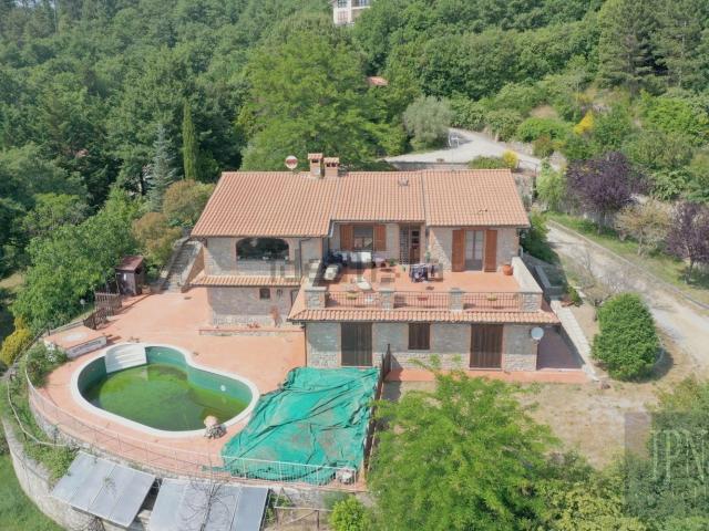 Case e ville in vendita di 420 m²