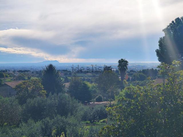 Case e ville in vendita di 420 m² in Via Colle dei Marmi