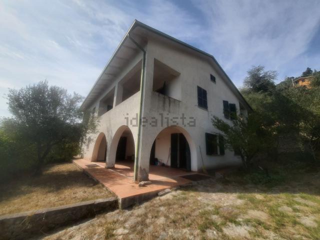 Case e ville in vendita di 420 m² in Via Costa D&apos Argento