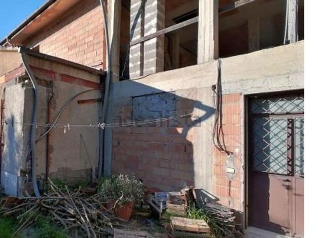 Case e ville in vendita di 420 m² in Via Ciro Menotti