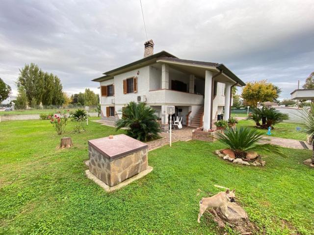 Case e ville in vendita di 420 m² in Via Acque Alte, 47