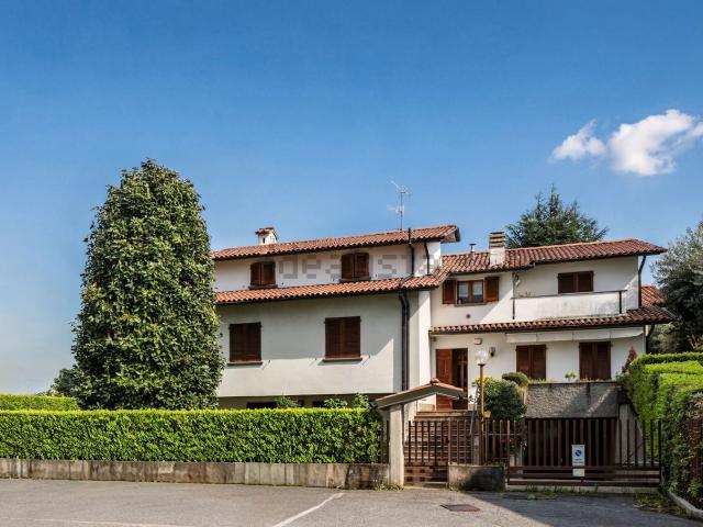 Case e ville in vendita di 420 m² in Via Brenta, 10