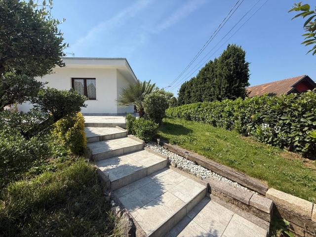 Case e ville in vendita di 420 m² in Via Gian Pietro Clerici