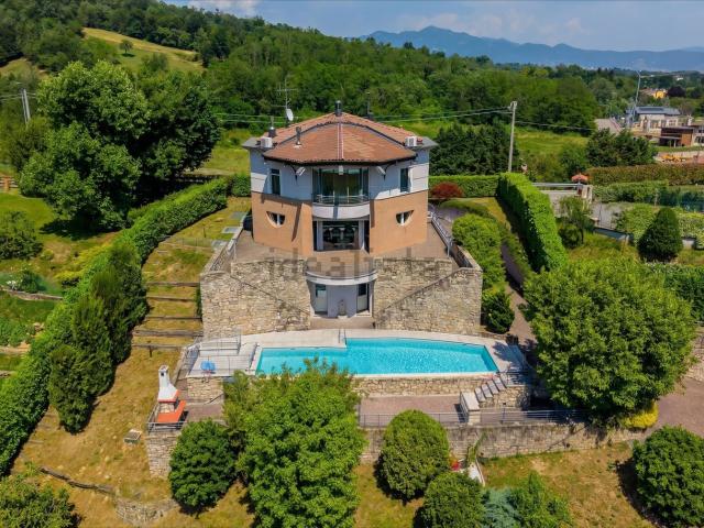 Case e ville in vendita di 420 m² in Via Grumello, 27