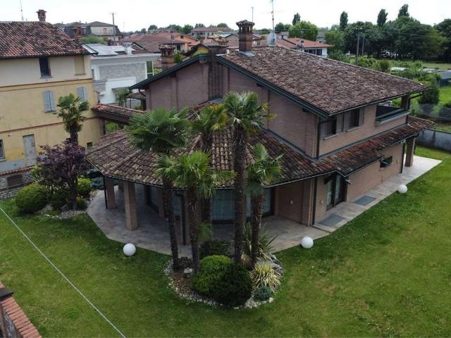 Case e ville in vendita di 420 m² in Via Guglielmo Marconi, 11