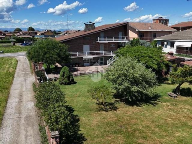 Case e ville in vendita di 420 m² in Via Guglielmo Marconi, 97