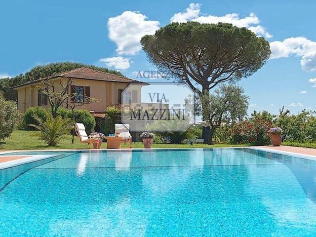 Case e ville in vendita di 420 m² in Via dello Zilloro