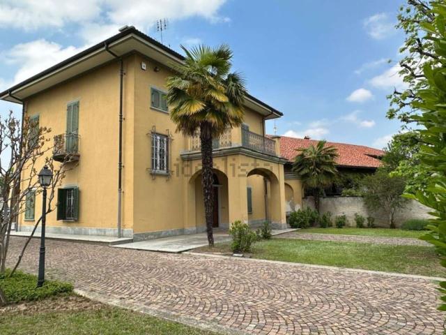 Case e ville in vendita di 420 m² in Via della Magnina