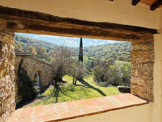 Case e ville in vendita di 420 m² in Via di Migliari