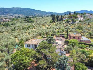 Case e ville in vendita di 420 m² in Via Lilliano e Meoli