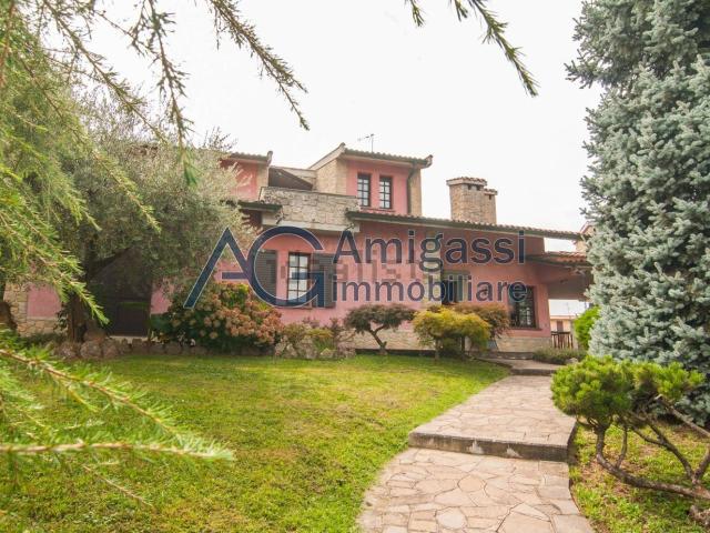 Case e ville in vendita di 420 m² in Via Torquato Tasso