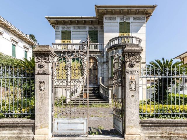 Case e ville in vendita di 420 m² in Corso MAZZINI, LAVAGNA, 38