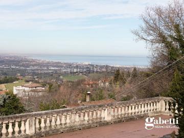 Case e ville in vendita di 420 m² in Strada Friuli