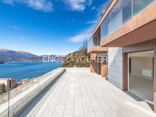 Case e ville in vendita di 421 m² in Via Totone