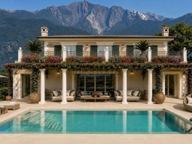 Case e ville in vendita di 423 m² in Via Leonardo Da Vinci