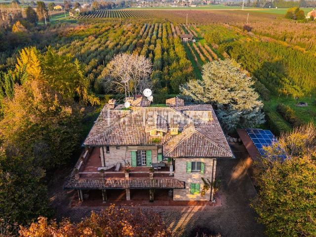 Case e ville in vendita di 423 m² in Via Mellini
