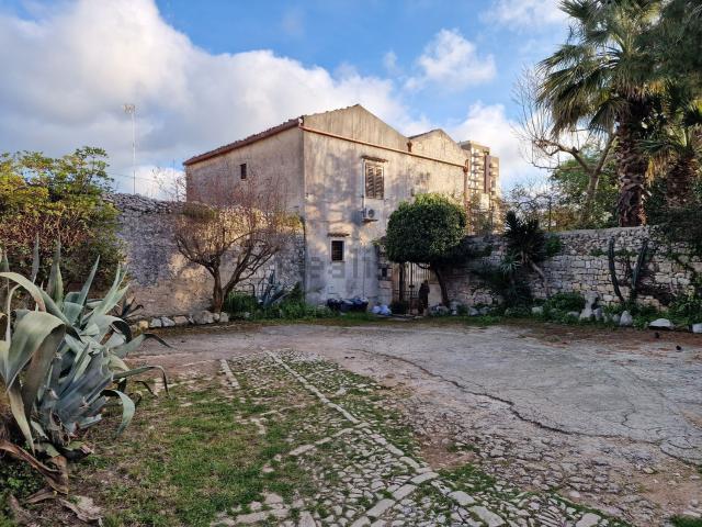 Case e ville in vendita di 750 m² in Contrada Rocciola Torre Cannata