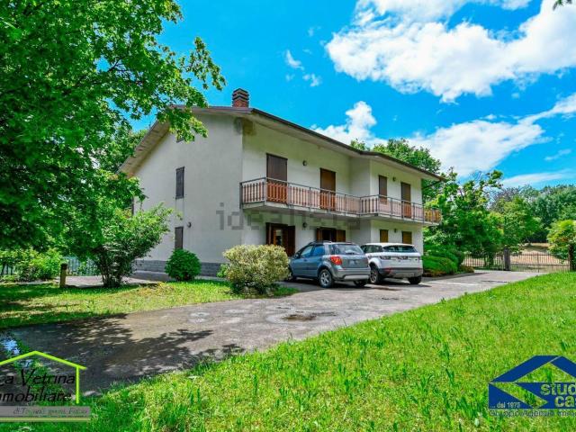 Case e ville in vendita di 425 m²