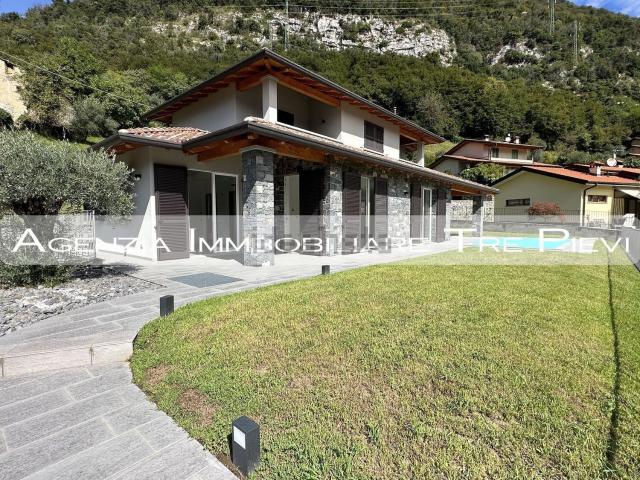 Case e ville in vendita di 425 m²