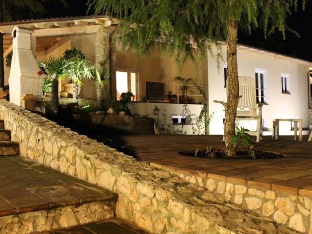 Case e ville in vendita di 425 m²