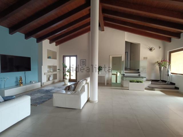 Case e ville in vendita di 425 m²
