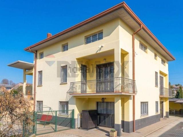 Case e ville in vendita di 425 m² in Via Adelaide Ristori, 12