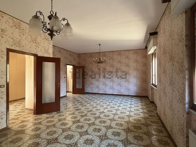 Case e ville in vendita di 425 m² in Via Goceano