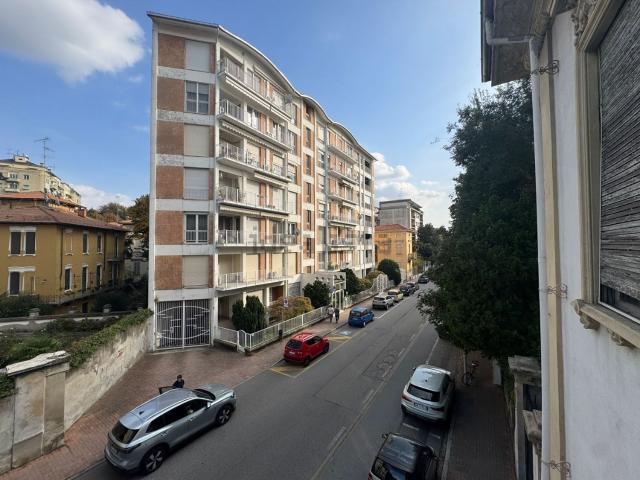 Case e ville in vendita di 425 m² in Via Giovine Italia, 6